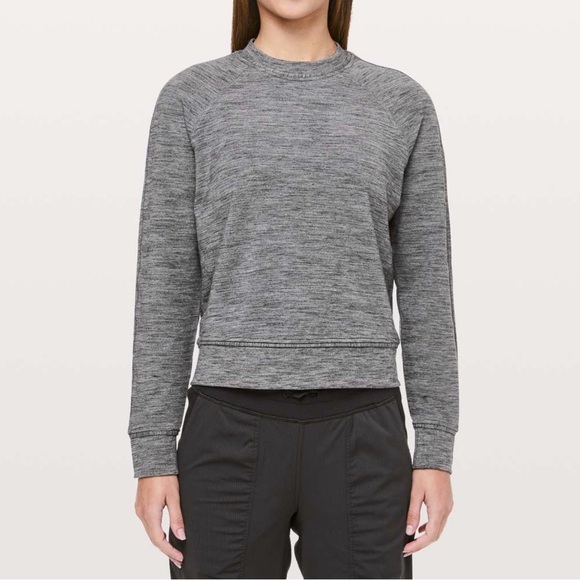 lululemon athletica Tops - Lululemon Gray Cropped Pullover Size 6